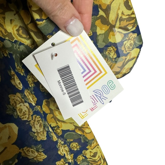 NWT LuLaRoe Printed Fringe Monroe Kimono small - Picture 3 of 6